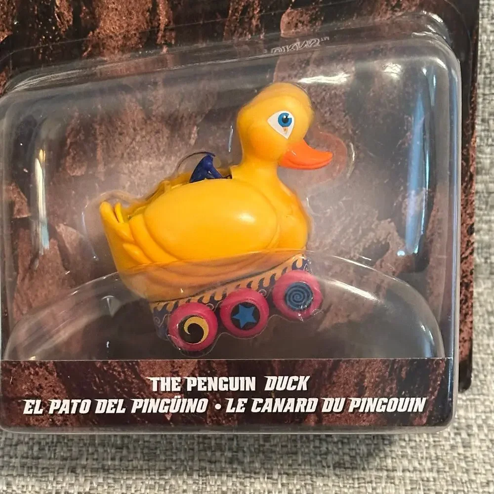 Hot Wheels The Penguin Duck Batman Returns WB 2011 DC Batman New on Card